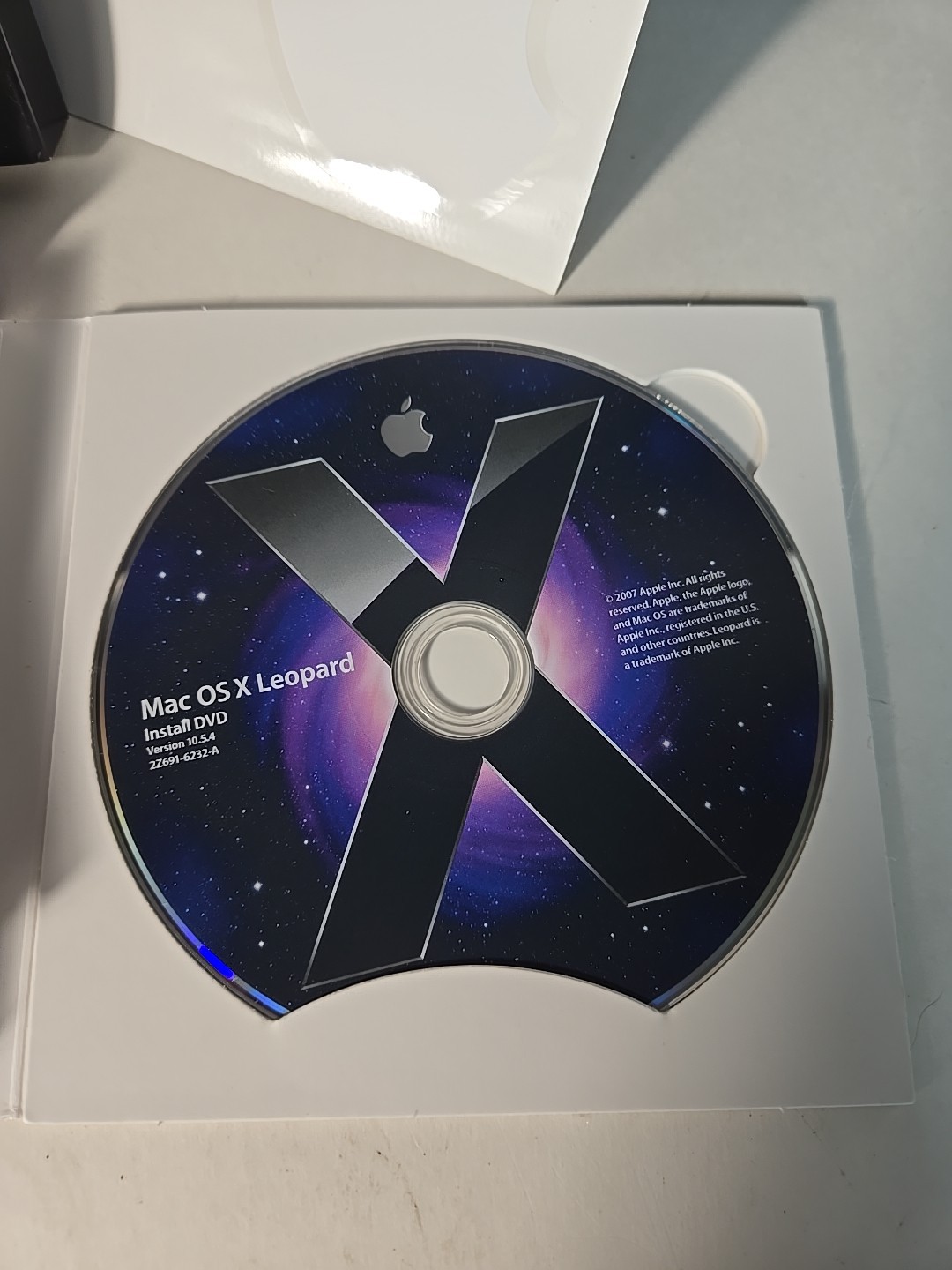 Apple Mac OS X Leopard Version 10.5.4 Retail
