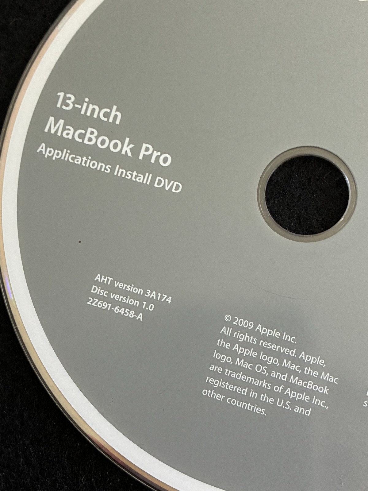 13-inch Apple Macbook Pro Install OS X 10.5.7 DVD & Applications DVD