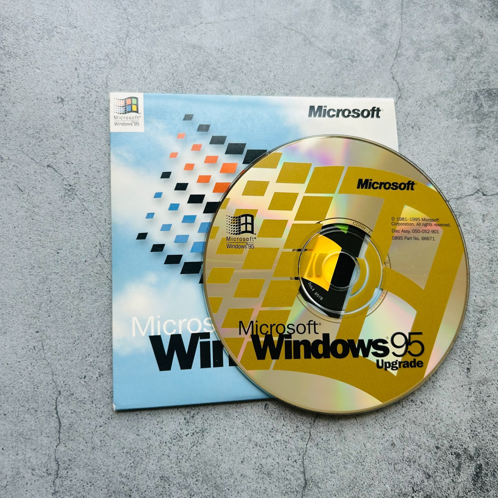 Microsoft Windows 95 Upgrade Disc For Windows Users CD-ROM w/ Product Key