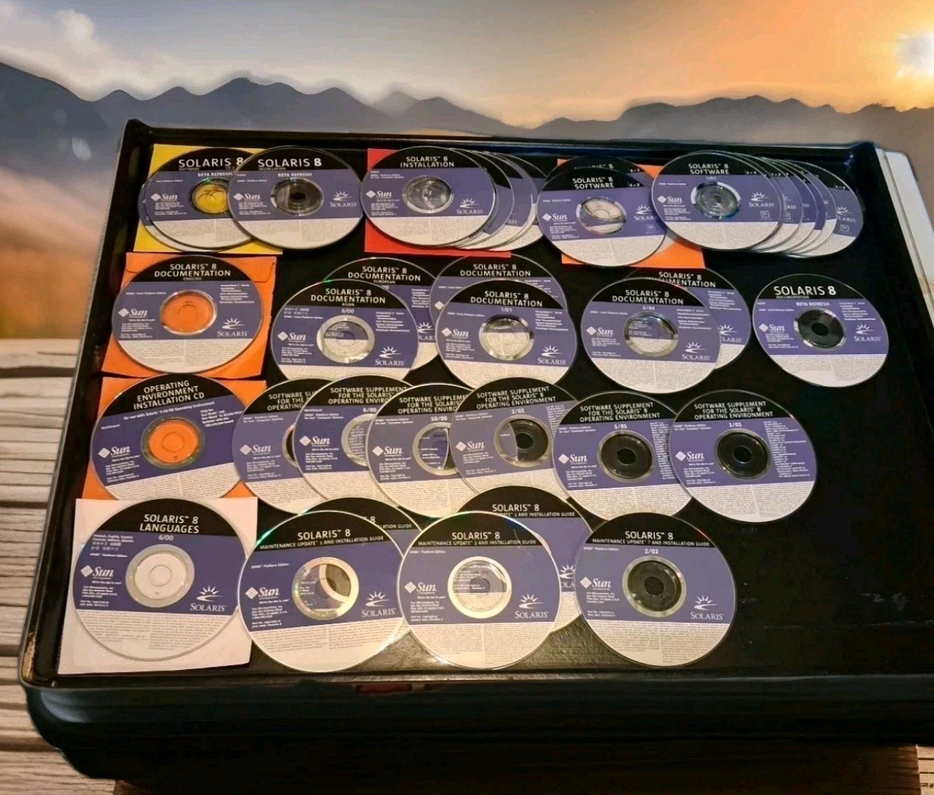 SUN Microsystems SOLARIS 8 -BOTH Intel & SPARC CDs only 58 DISCS bundle Lot