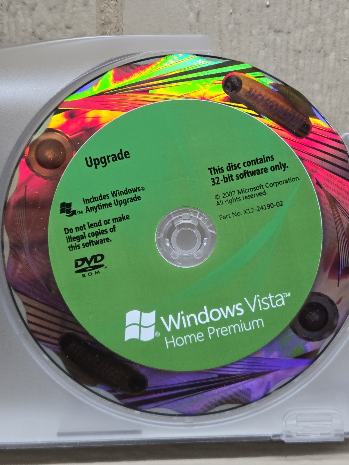 Microsoft WINDOWS VISTA HOME PREMIUM Upgrade 32 Bit DVD Software w/ Key