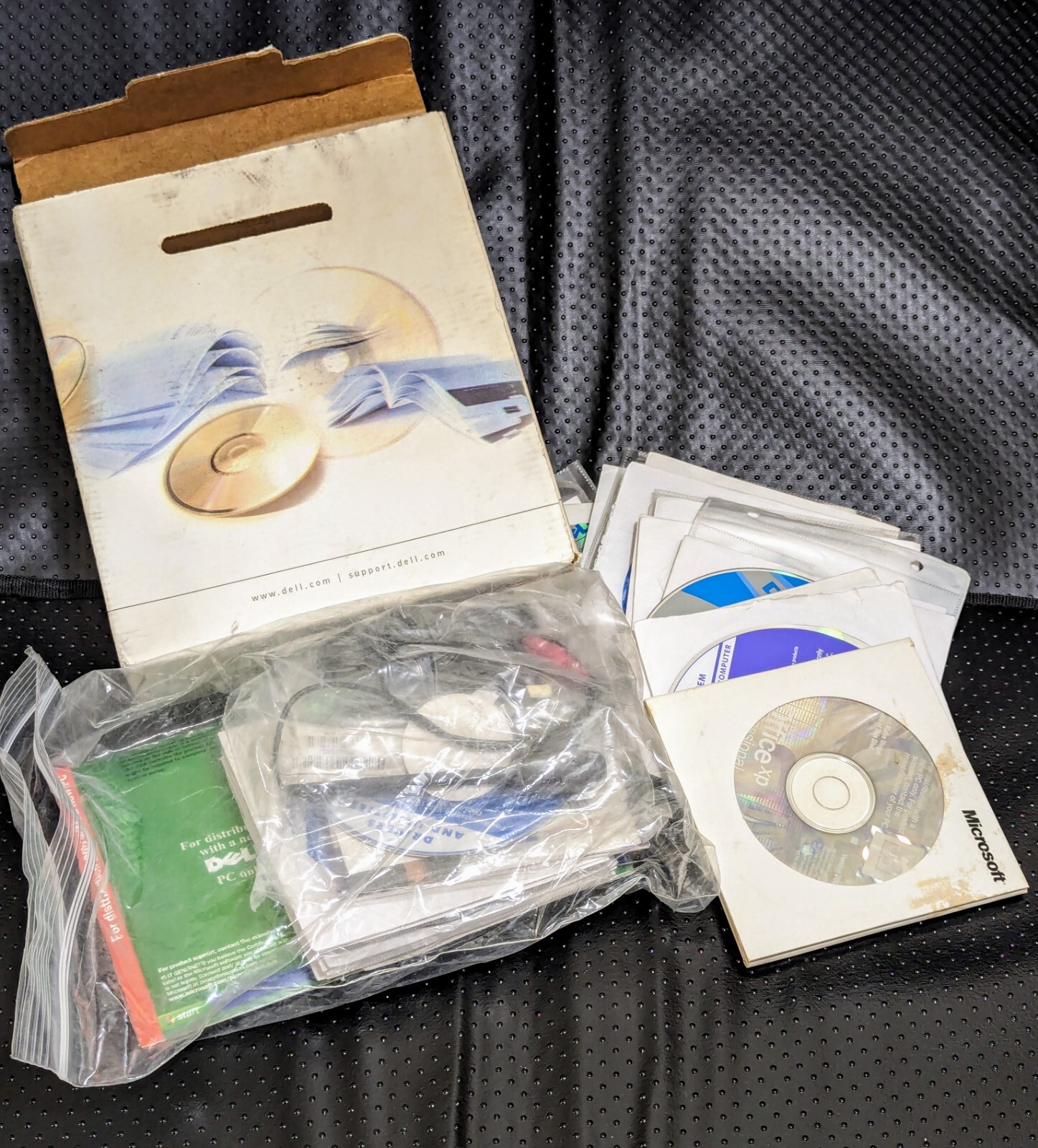 Factory Sealed! Windows XP Home Edition 2002 + Dell Support Package And Software