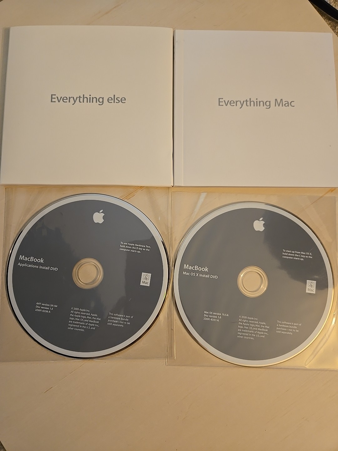 MacBook Mac OS x Install Disc 10.5.6 & Applications Install Disc 3A164