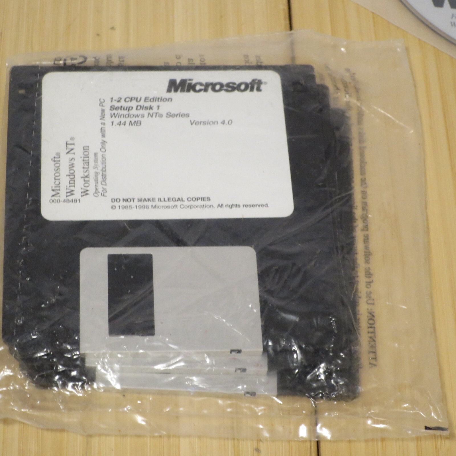 Microsoft Windows NT Workstation 4.0 SP4 CD-ROM, 3.5 Floppies, Manual & COA 03