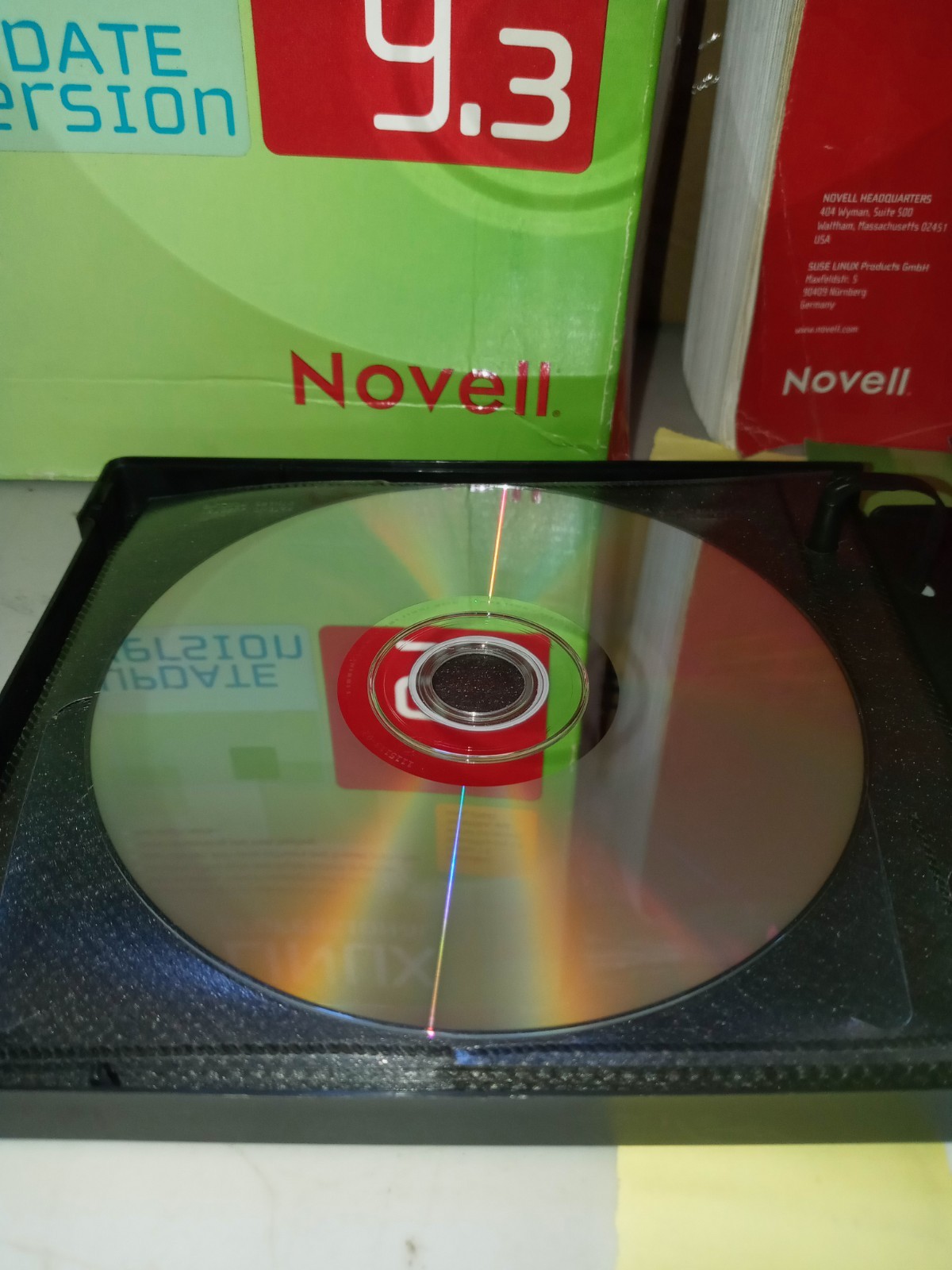 SUSE LINUX Professional 9.3 Includes 7 CD’s, Guide Etc. Big Box Novell