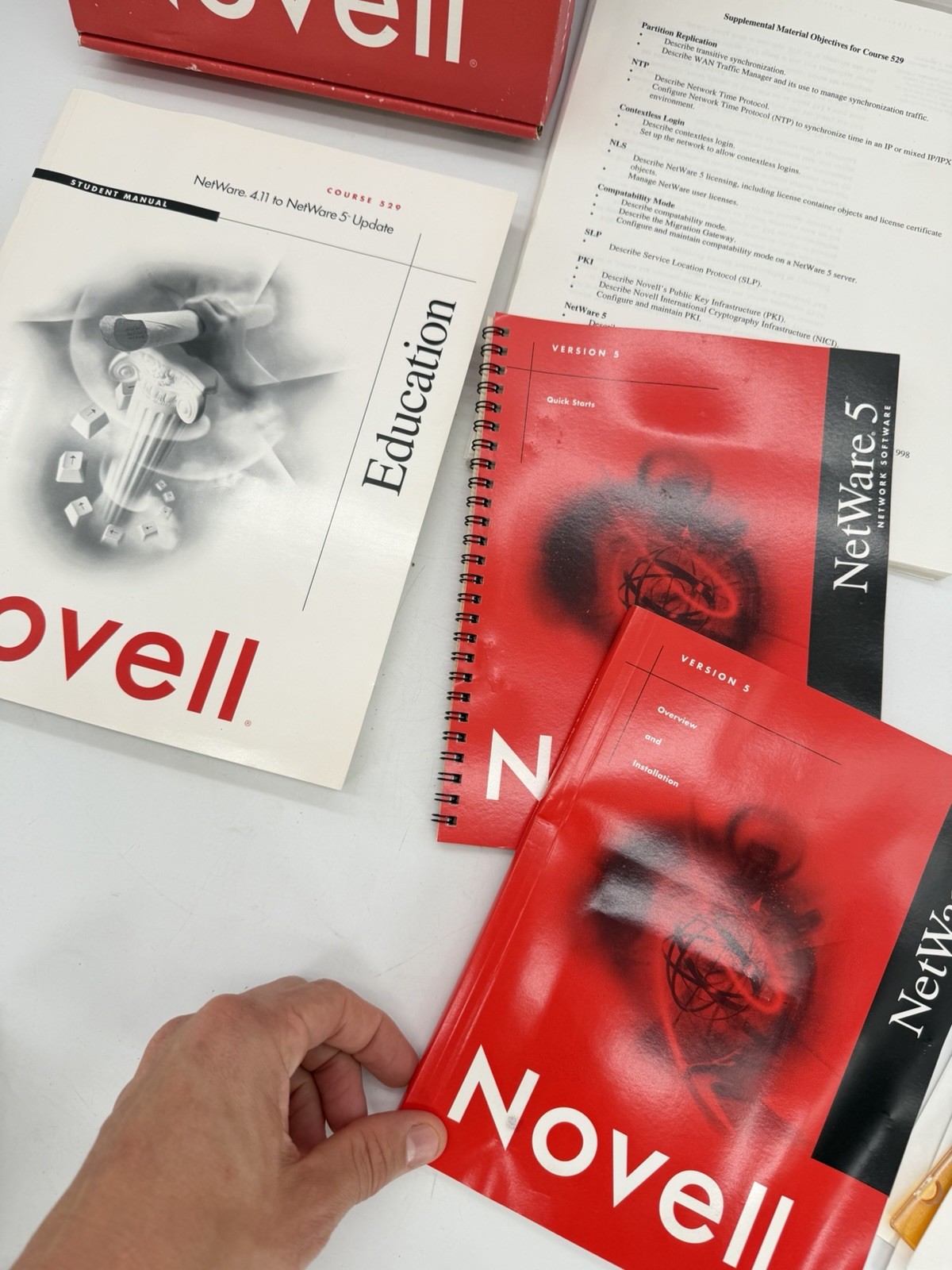 NOVELL NETWARE 5 Educational Student Set W/ BOOKS, CDs, Paperwork & Box