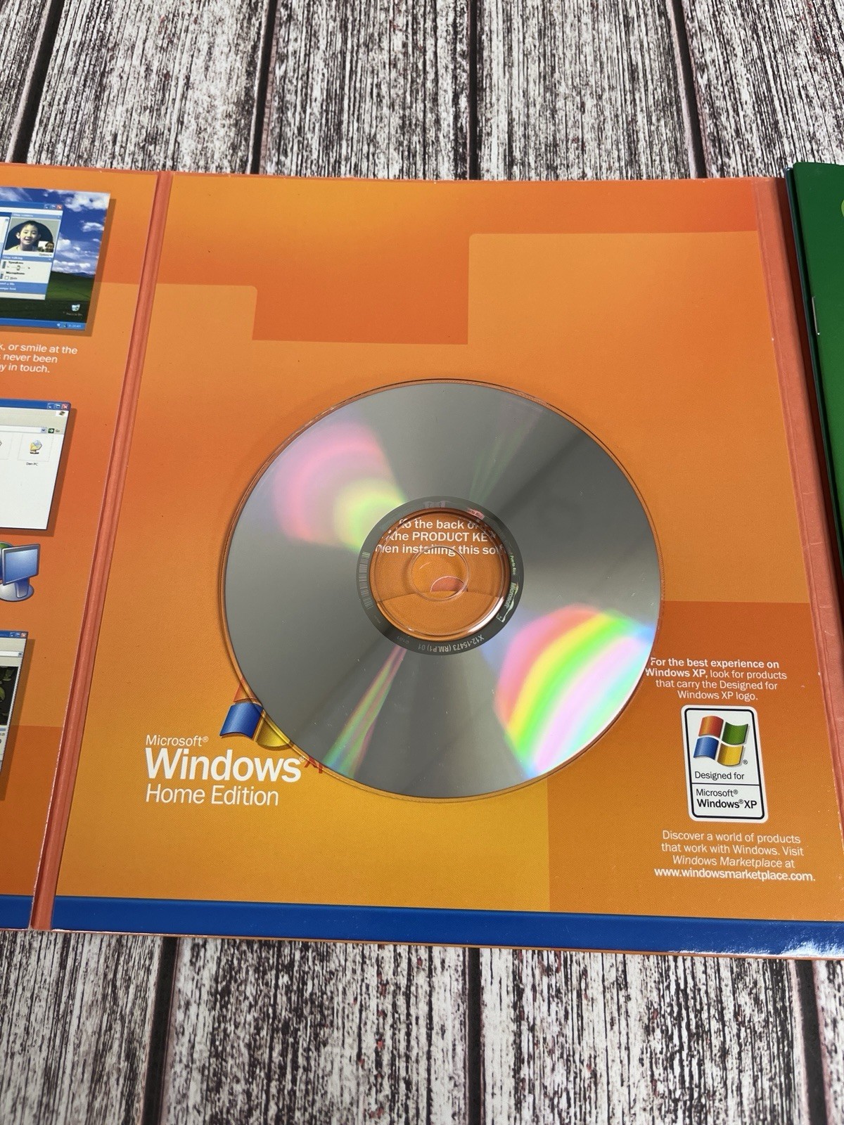 Windows XP Home Edition Upgrade w/ SP2, Complete w/o Box Microsoft 2002