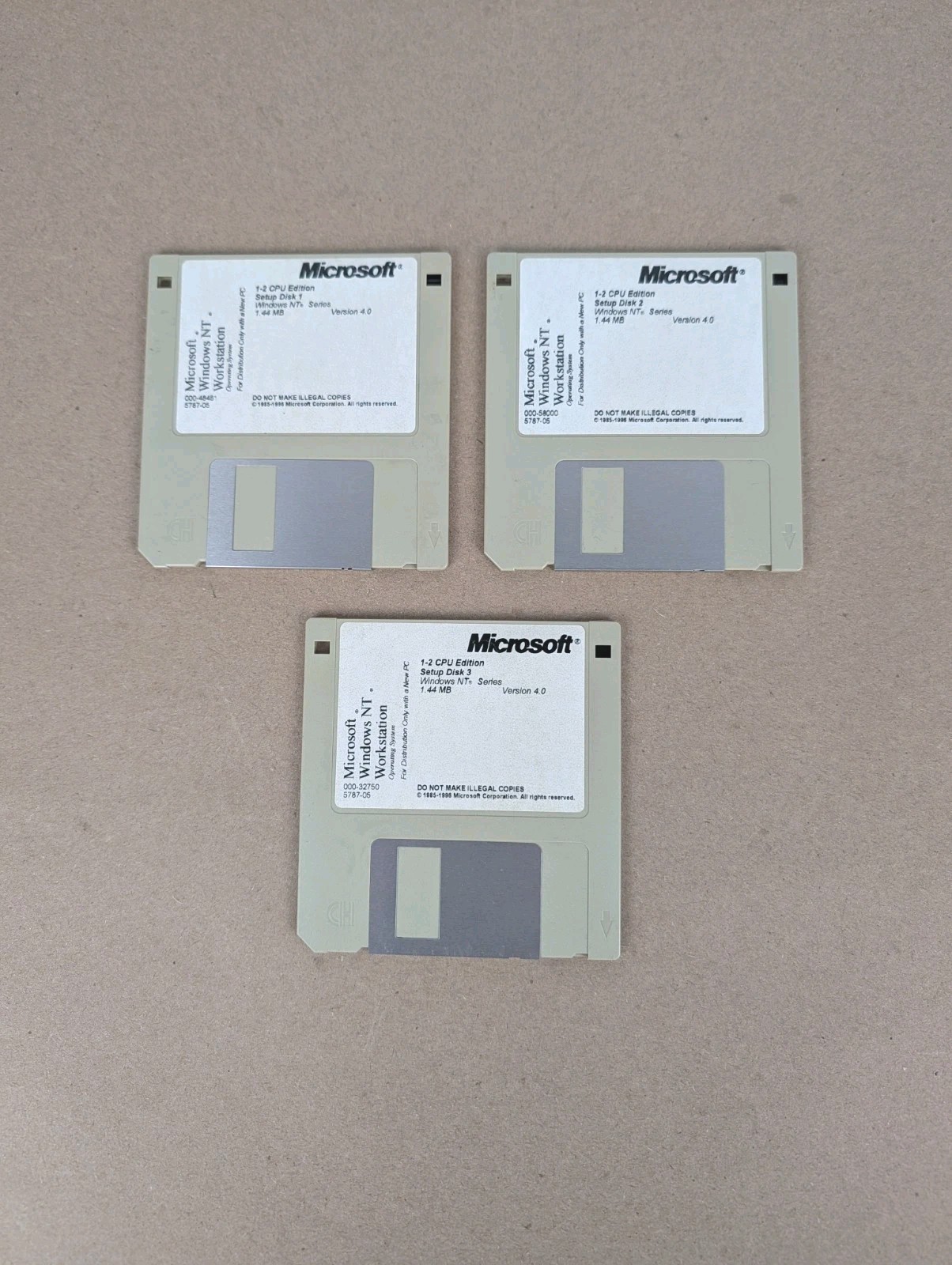 Vintage Microsoft Windows NT Workstation 4.0 OEM 1-2 CPU 3.5″ Floppy Disks Set