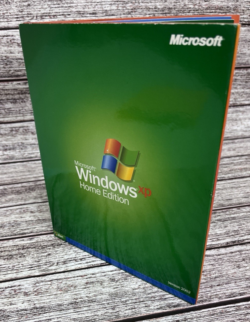 Windows XP Home Edition Upgrade w/ SP2, Complete w/o Box Microsoft 2002