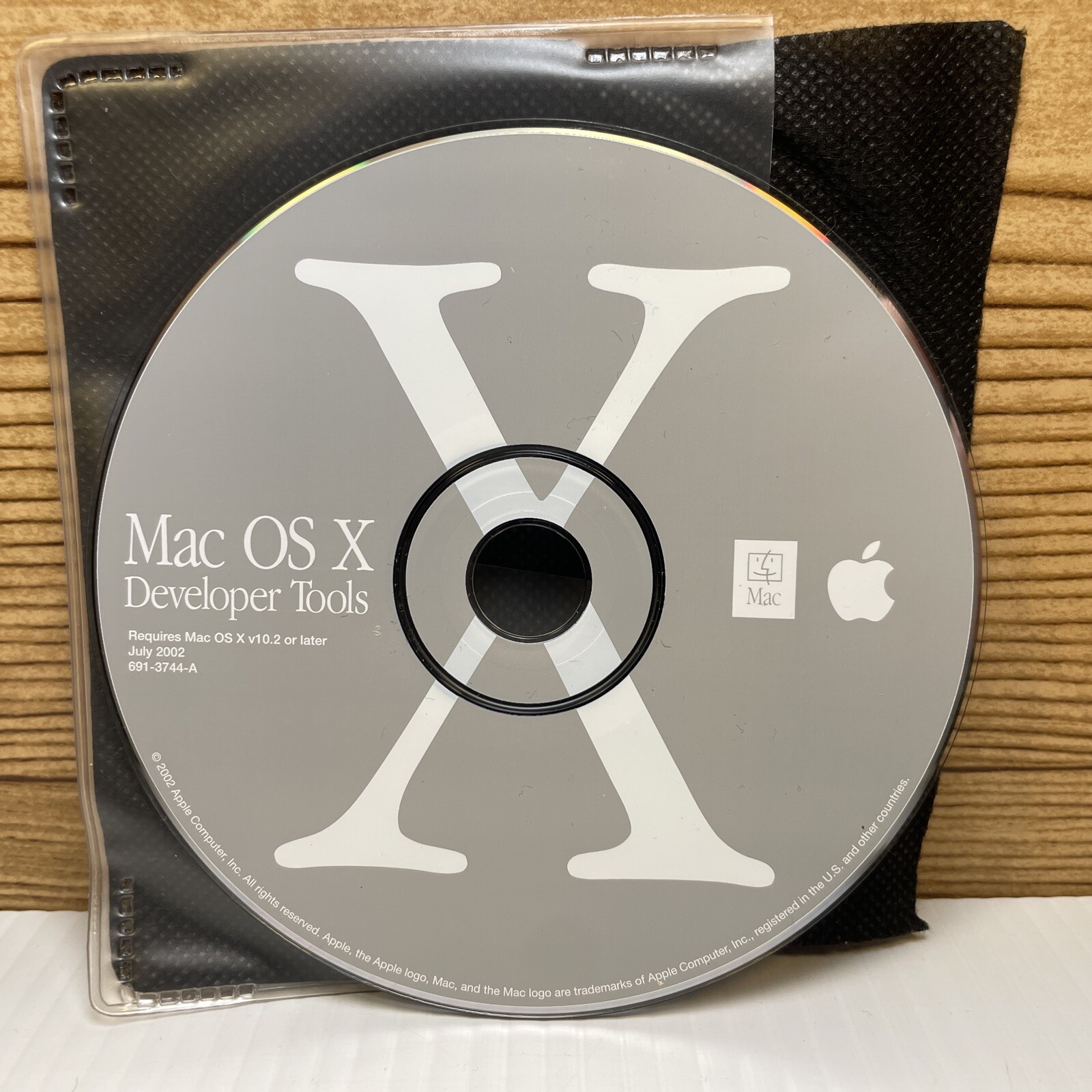 Apple Mac OS X Version 10.1.3 Developer Tools And iPhoto 1.0 – Free Shipping NM