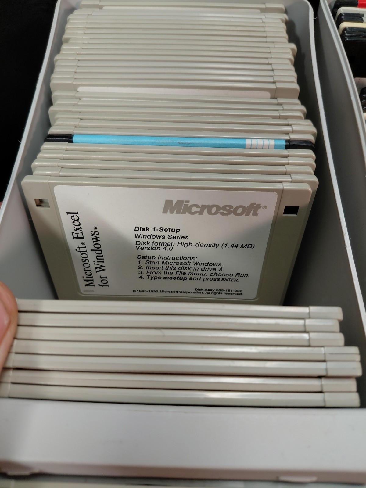 Lot Of 88 – 3.5” Floppy Disc’s. Excel ,Access ,powerpoint,……. Games And Misc