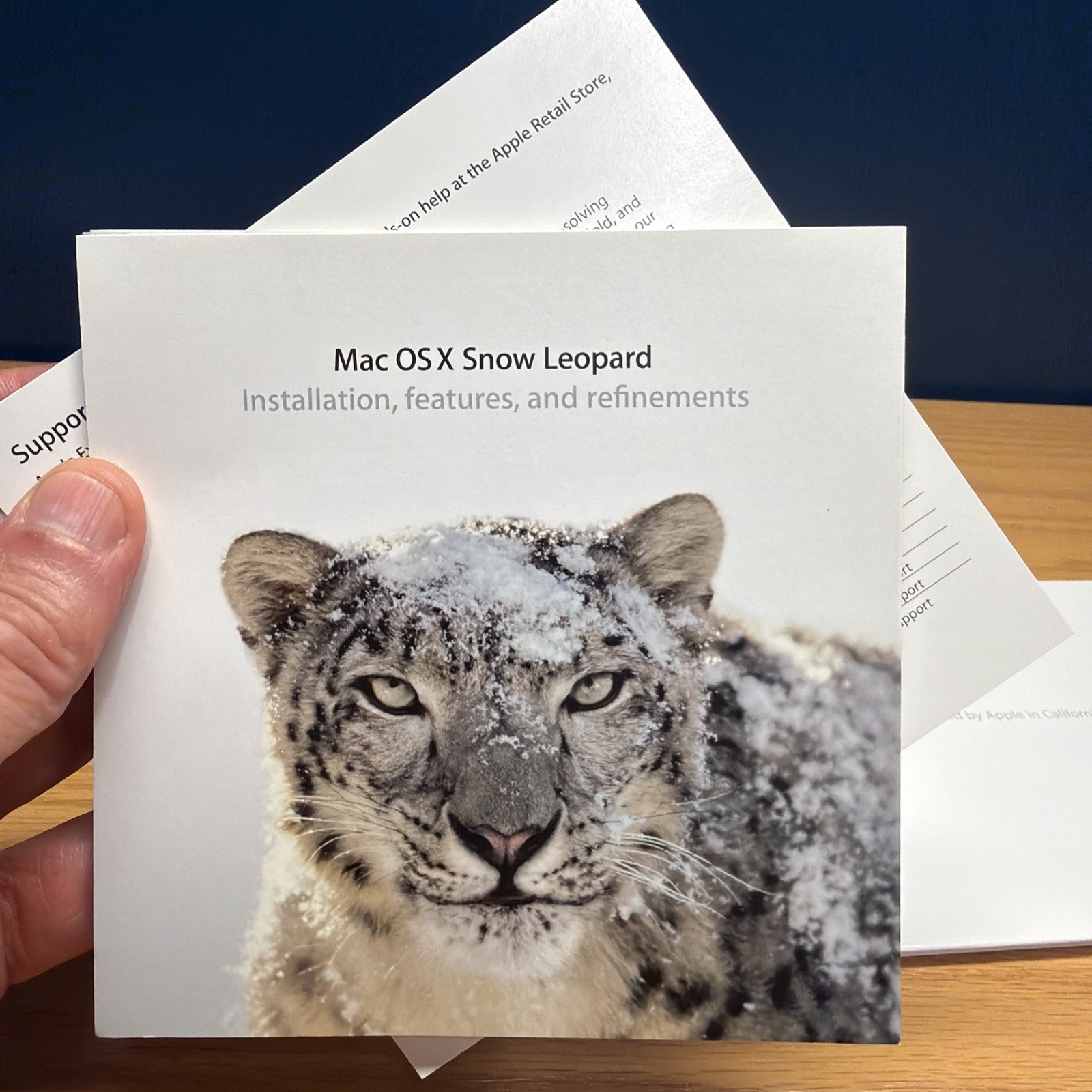 Apple Mac OS X Version 10.6 Snow Leopard with box and paperwork