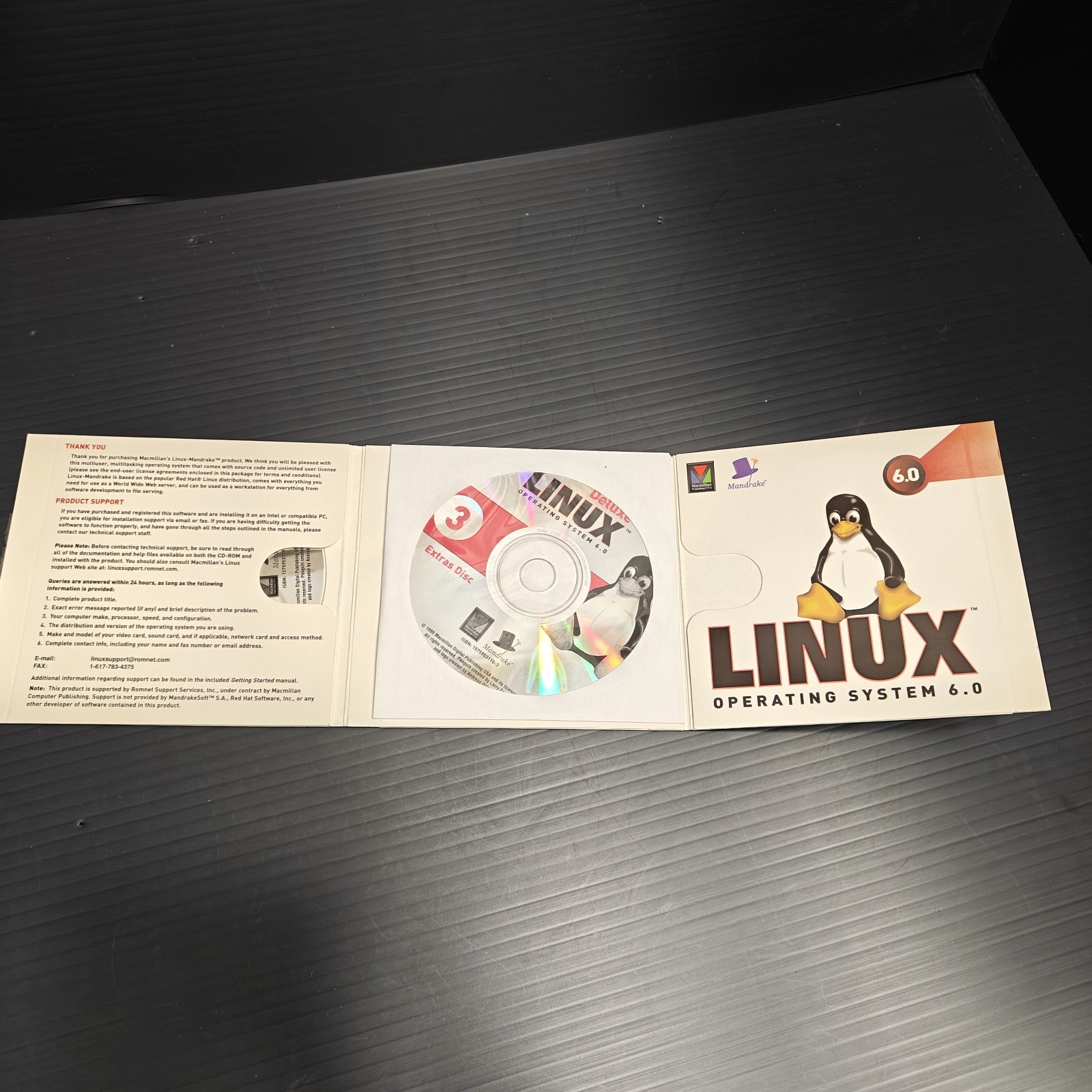 Vintage Mandrake Linux 6.0 Deluxe Operating System 3 CD Set Macmillan 1999