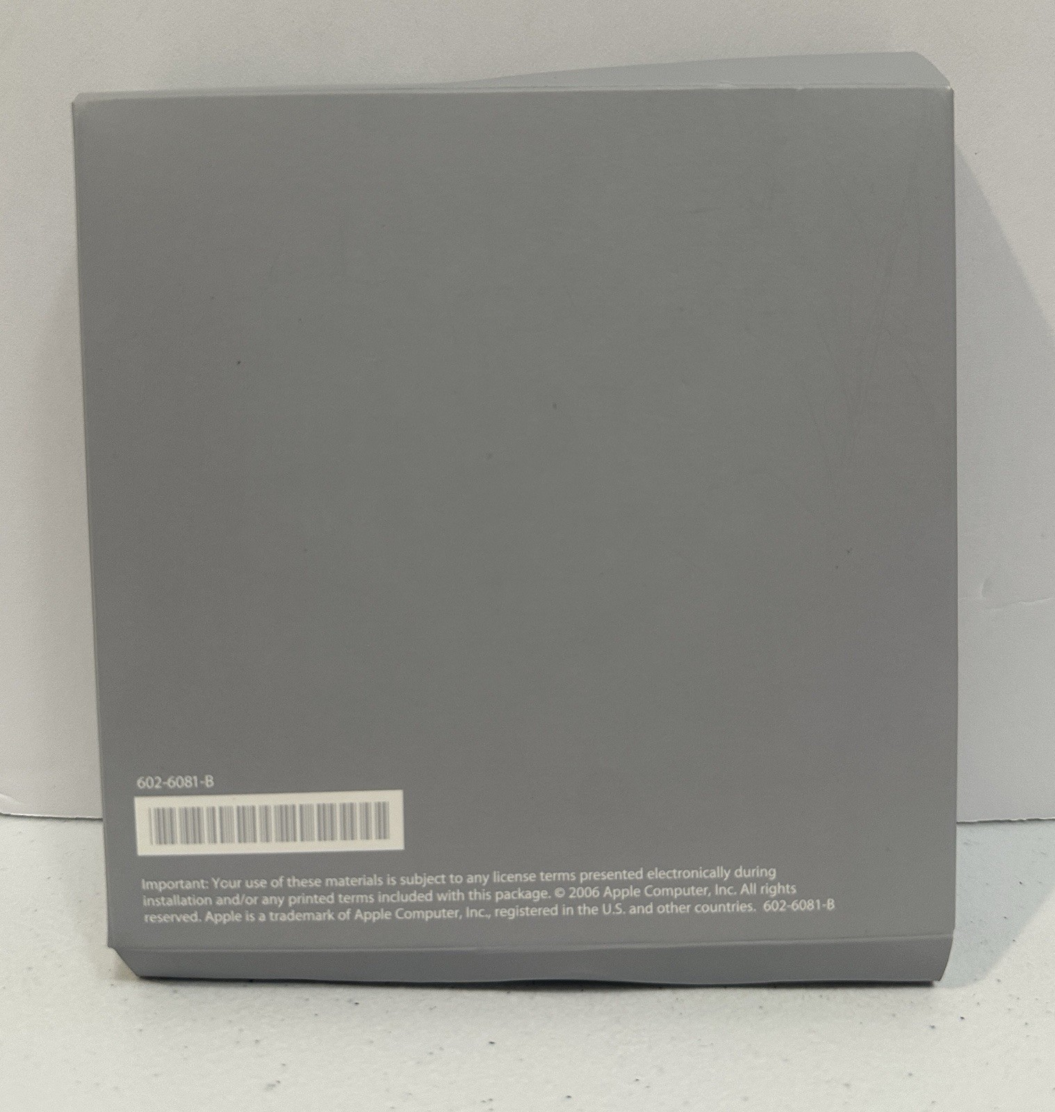 Mac OS X & Application Install Disc 1 & 2 OS 10.4.8 MacBook 2006 Booklet Apple