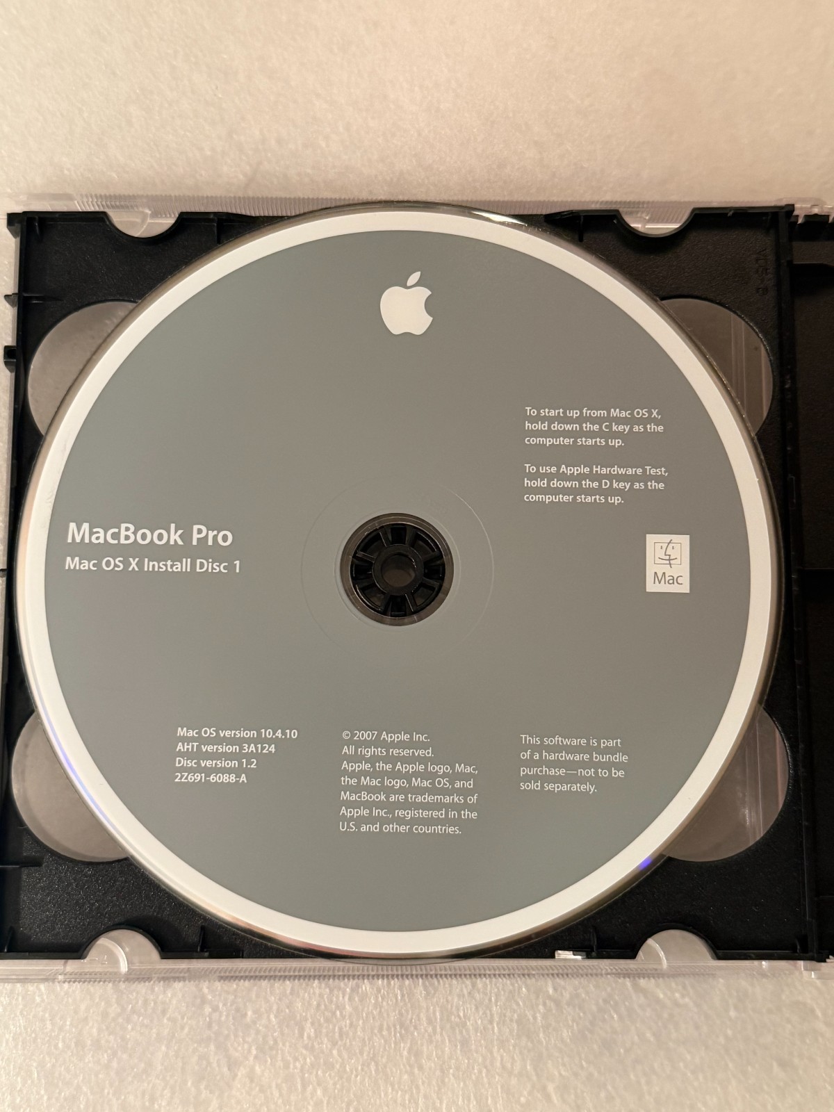 MacBook Pro OS X Install Disc 1 & 2 Version 10.4.10, AHT Version 3A124, Year2007